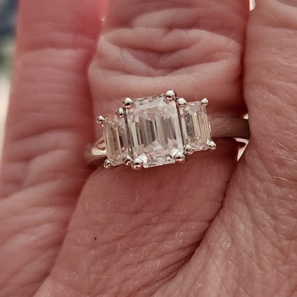 Anu Jewels Jewelry - Moissanite engagement ring